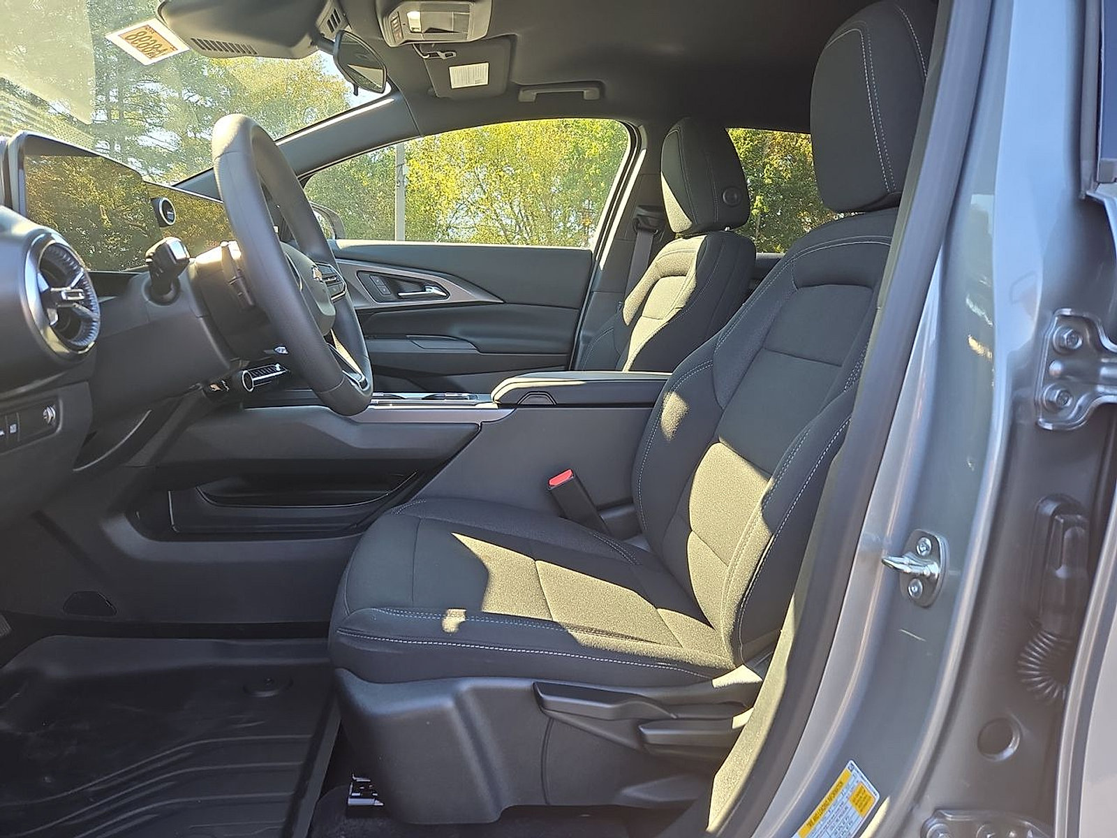 New 2026 Chevrolet Equinox EV LT image 14