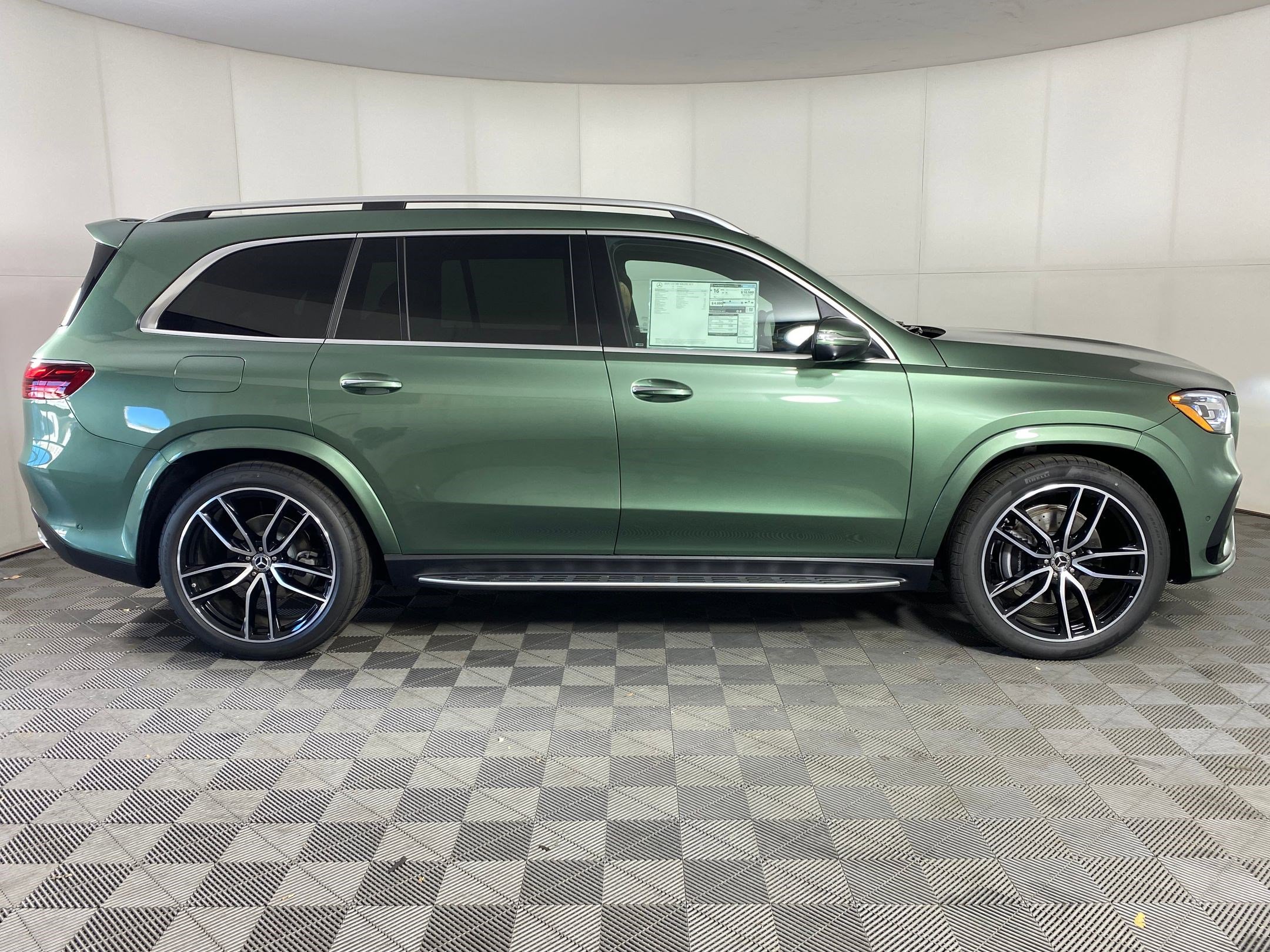 New 2025 Mercedes-Benz GLS 580 4MATIC image 7