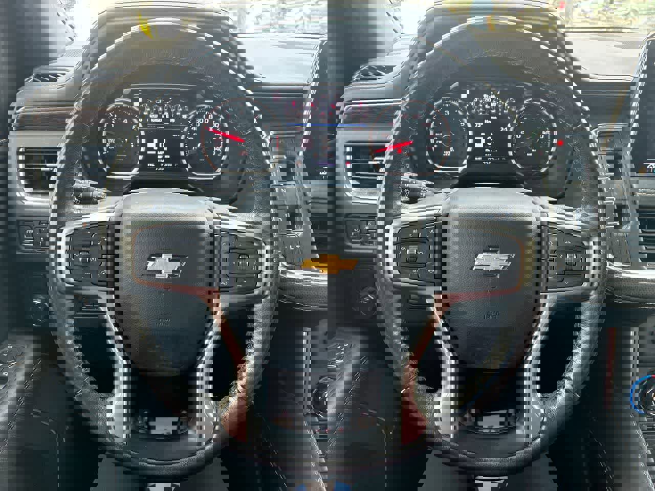 Used 2021 Chevrolet Tahoe Premier w/ Premium Package image 11