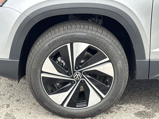 New 2026 Volkswagen Taos SE image 22