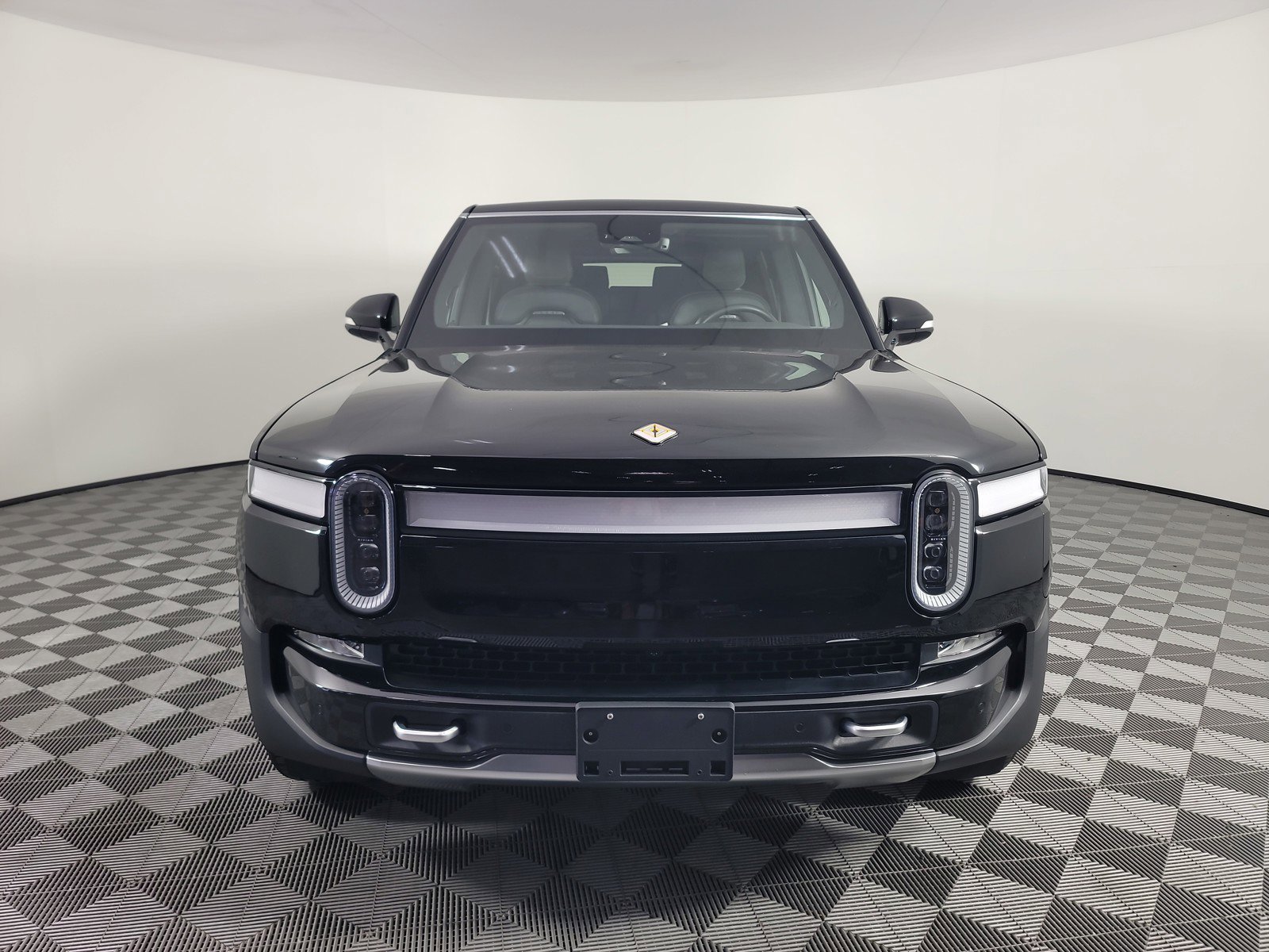 Used 2024 Rivian R1S Adventure image 8