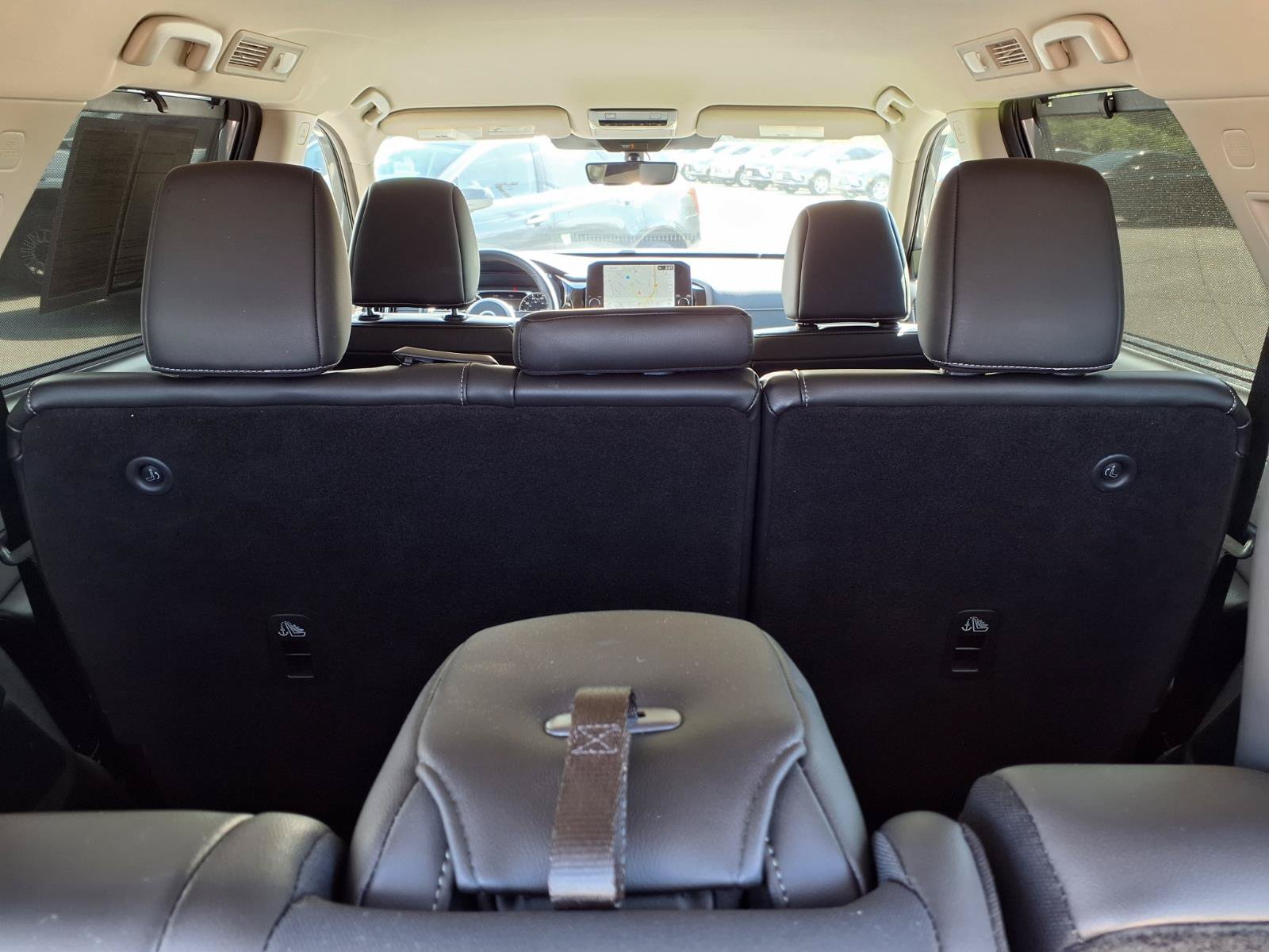 Used 2025 Nissan Pathfinder SL AWD/4WD image 31