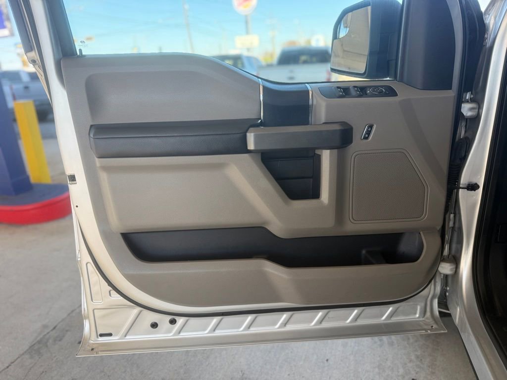 Used 2017 Ford F150 XLT image 14