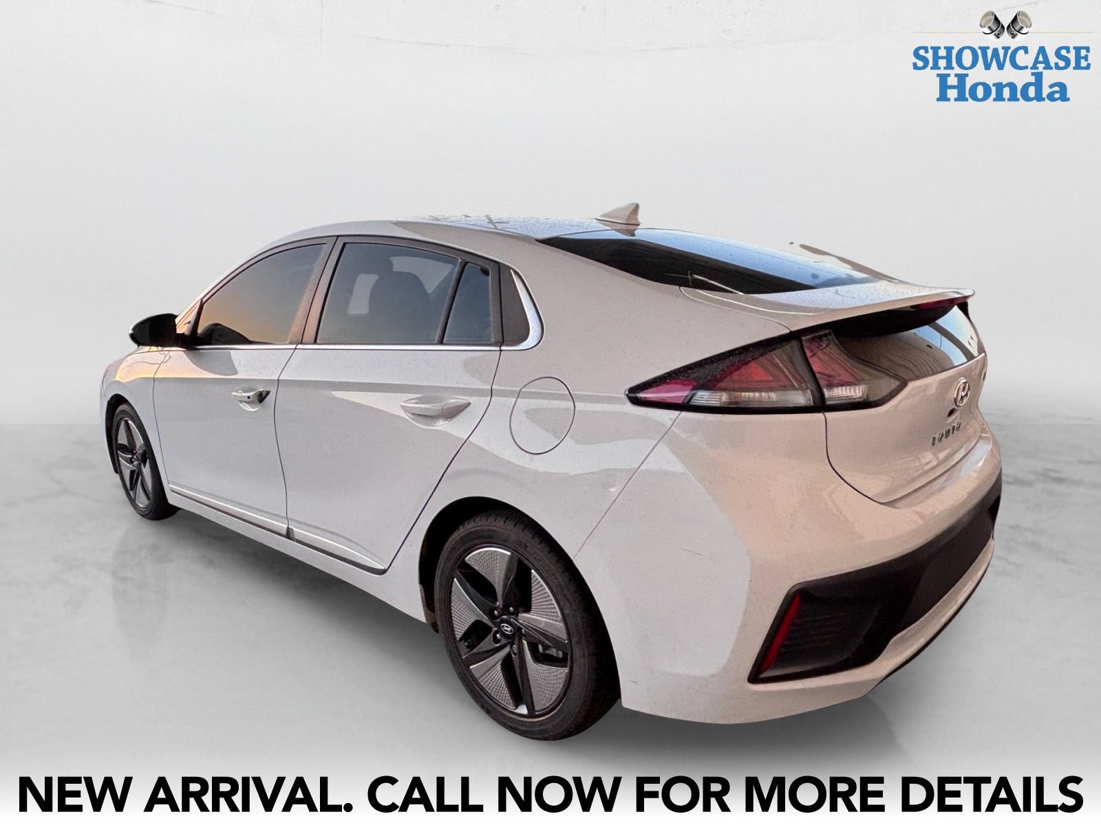 Used 2021 Hyundai Ioniq SEL FWD image 4