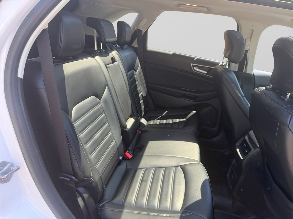 Used 2019 Ford Edge SEL w/ Equipment Group 201A AWD/4WD image 18