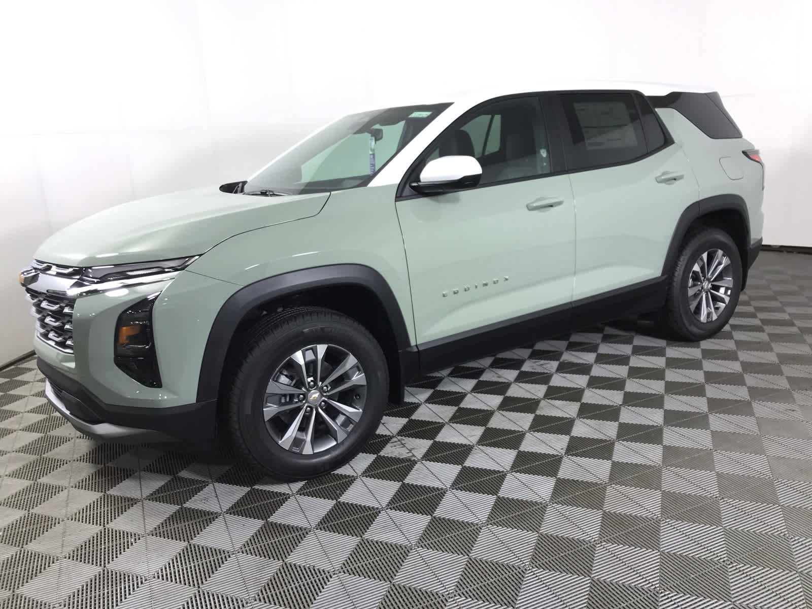 New 2026 Chevrolet Equinox LT w/ Convenience Package II image 3