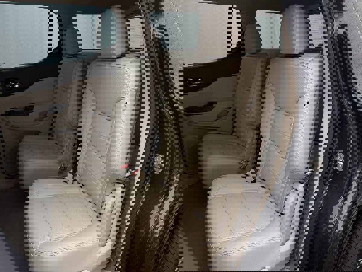 Used 2021 GMC Acadia Denali w/ Denali Technology Package image 38