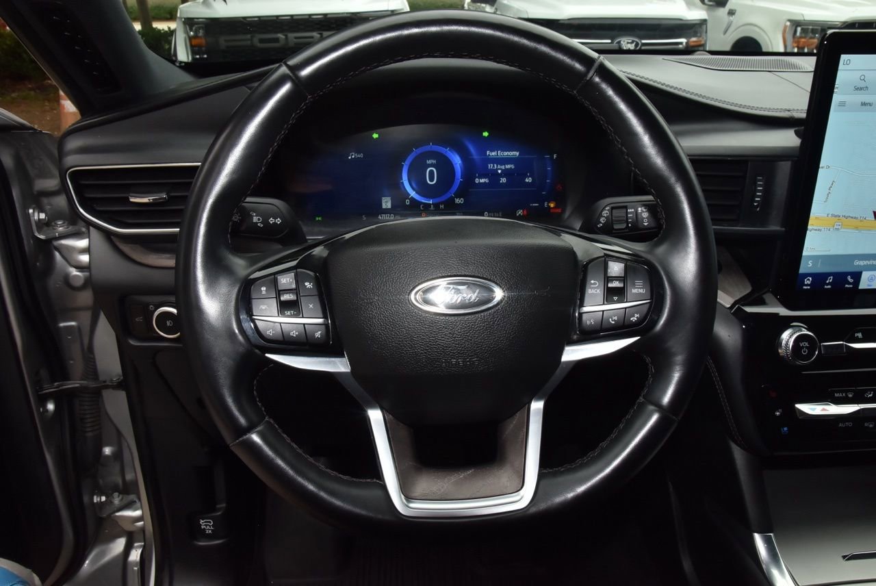 Used 2023 Ford Explorer Platinum w/ Technology Package AWD/4WD image 20