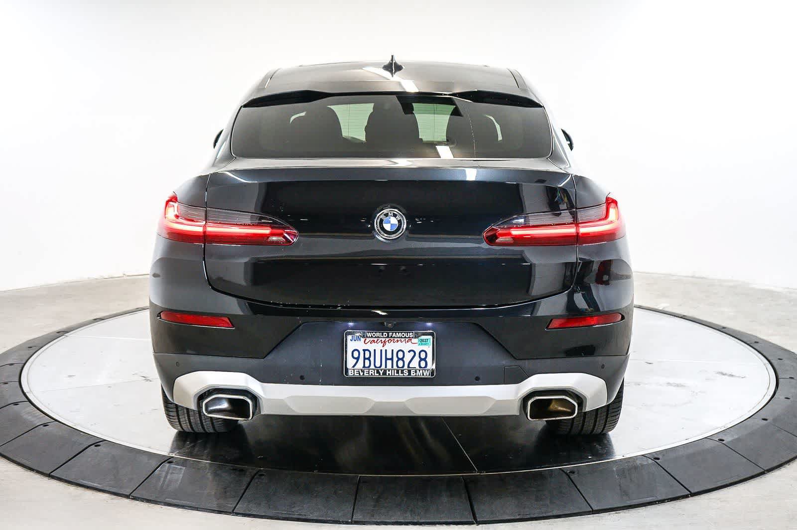 Used 2022 BMW X4 xDrive30i w/ Parking Assistance Package AWD/4WD image 10