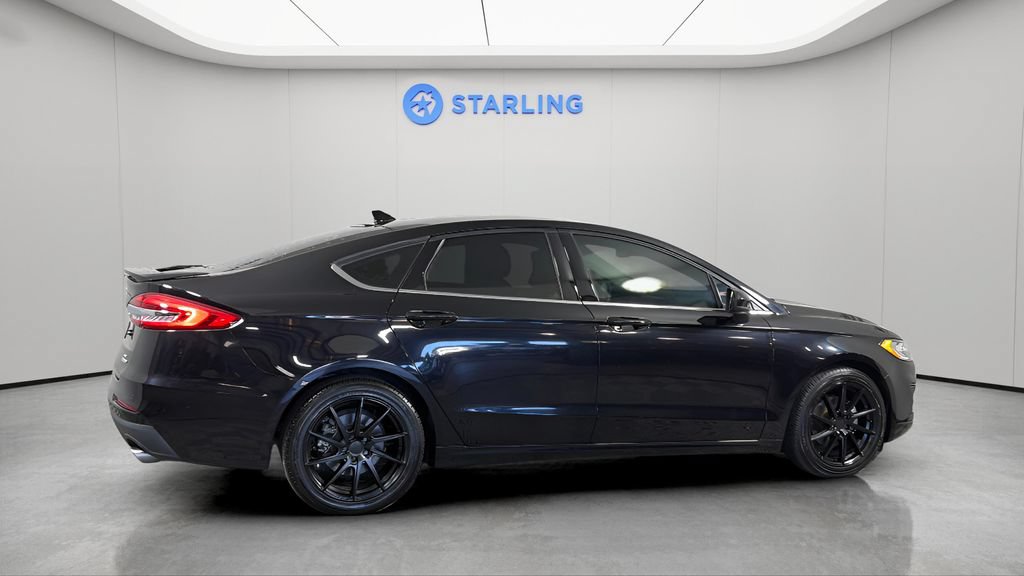 Used 2019 Ford Fusion SE w/ Equipment Group 151A FWD image 10
