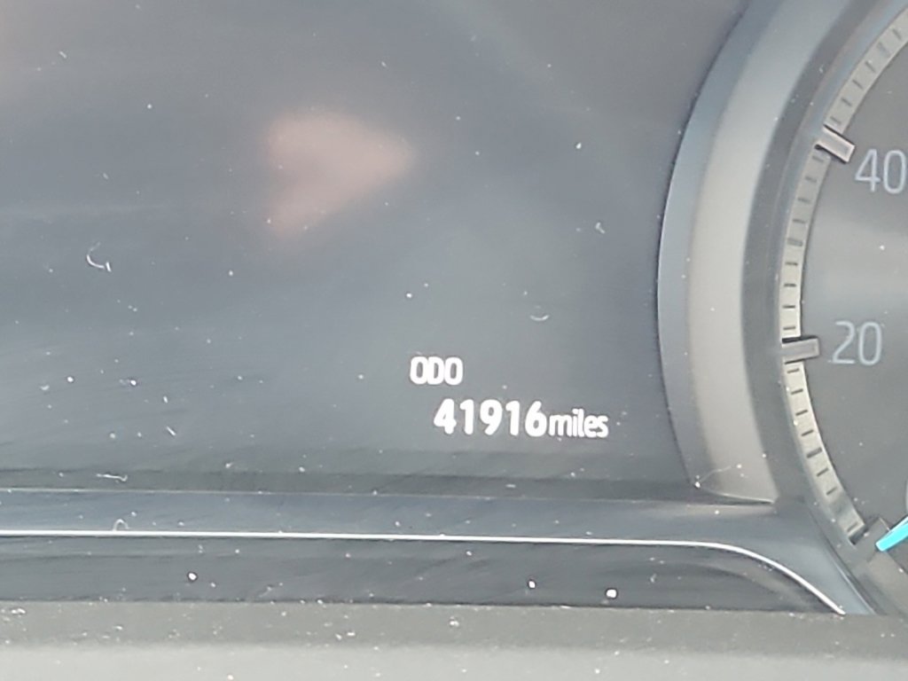 Used 2023 Toyota Venza LE AWD/4WD image 16