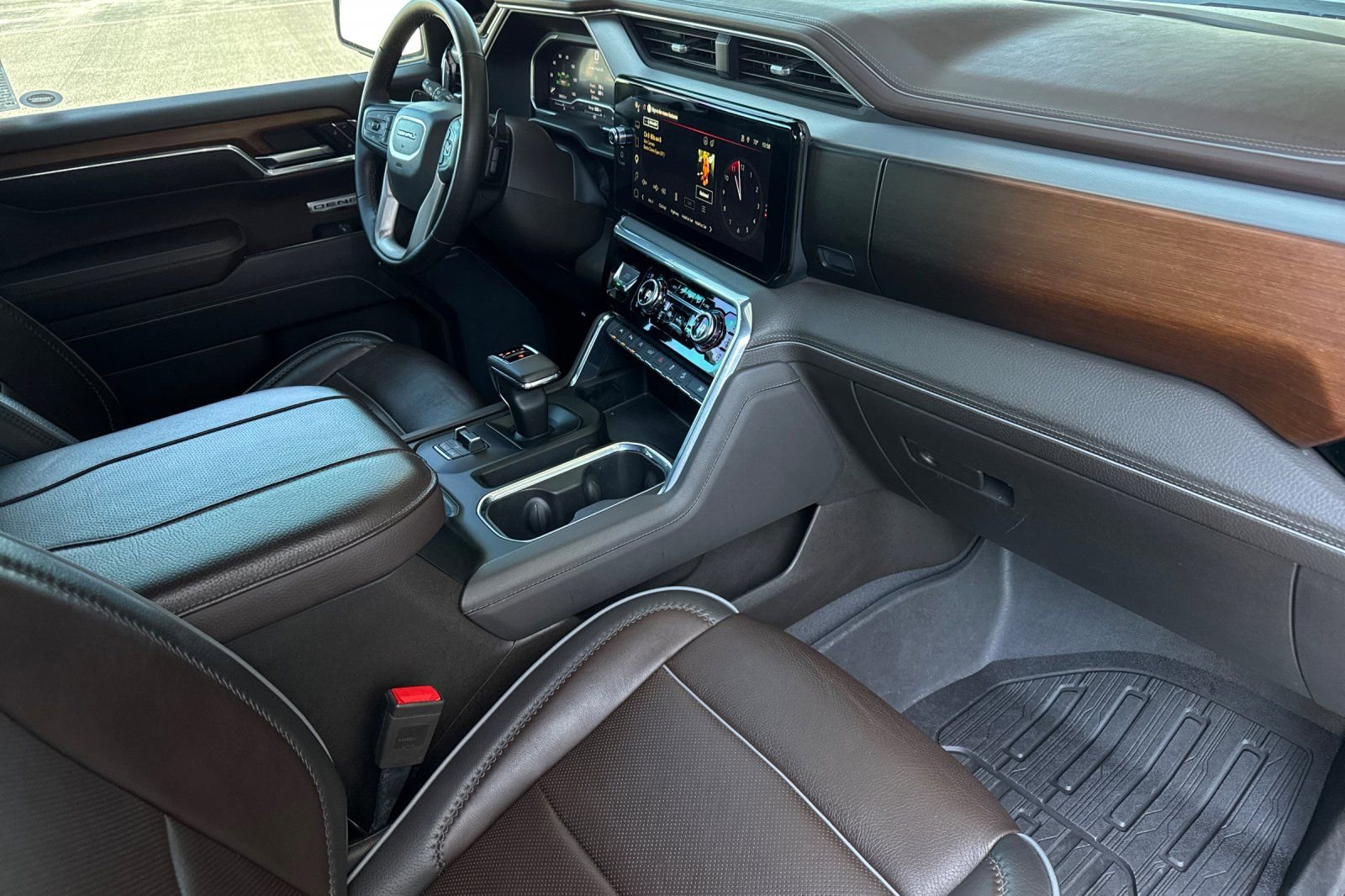 Used 2023 GMC Sierra 1500 Denali w/ Technology Package AWD/4WD image 17