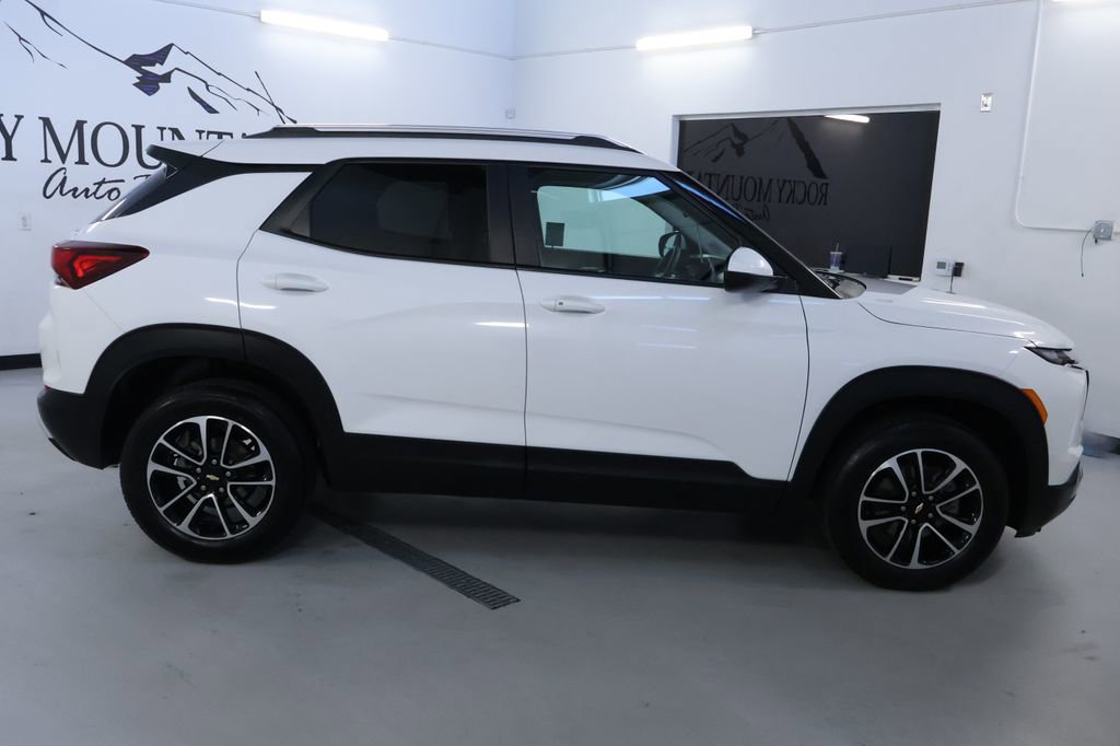 Used 2025 Chevrolet TrailBlazer LT image 8
