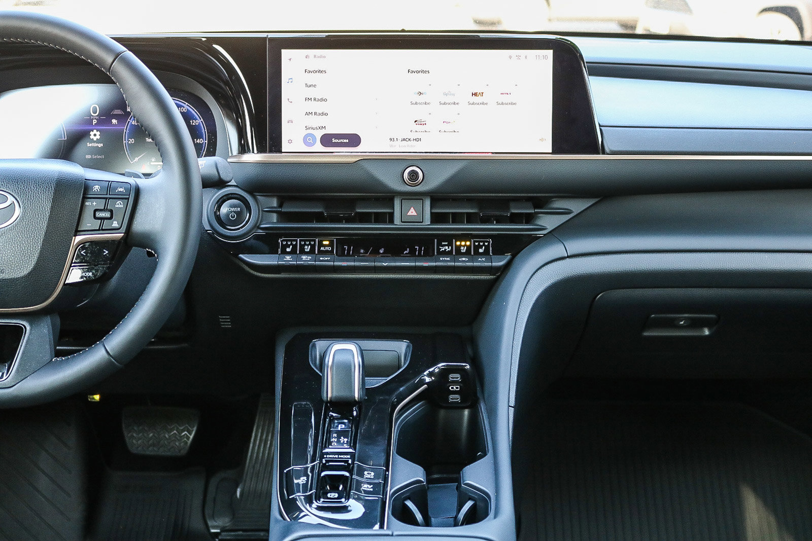 Used 2025 Toyota Crown Signia image 13