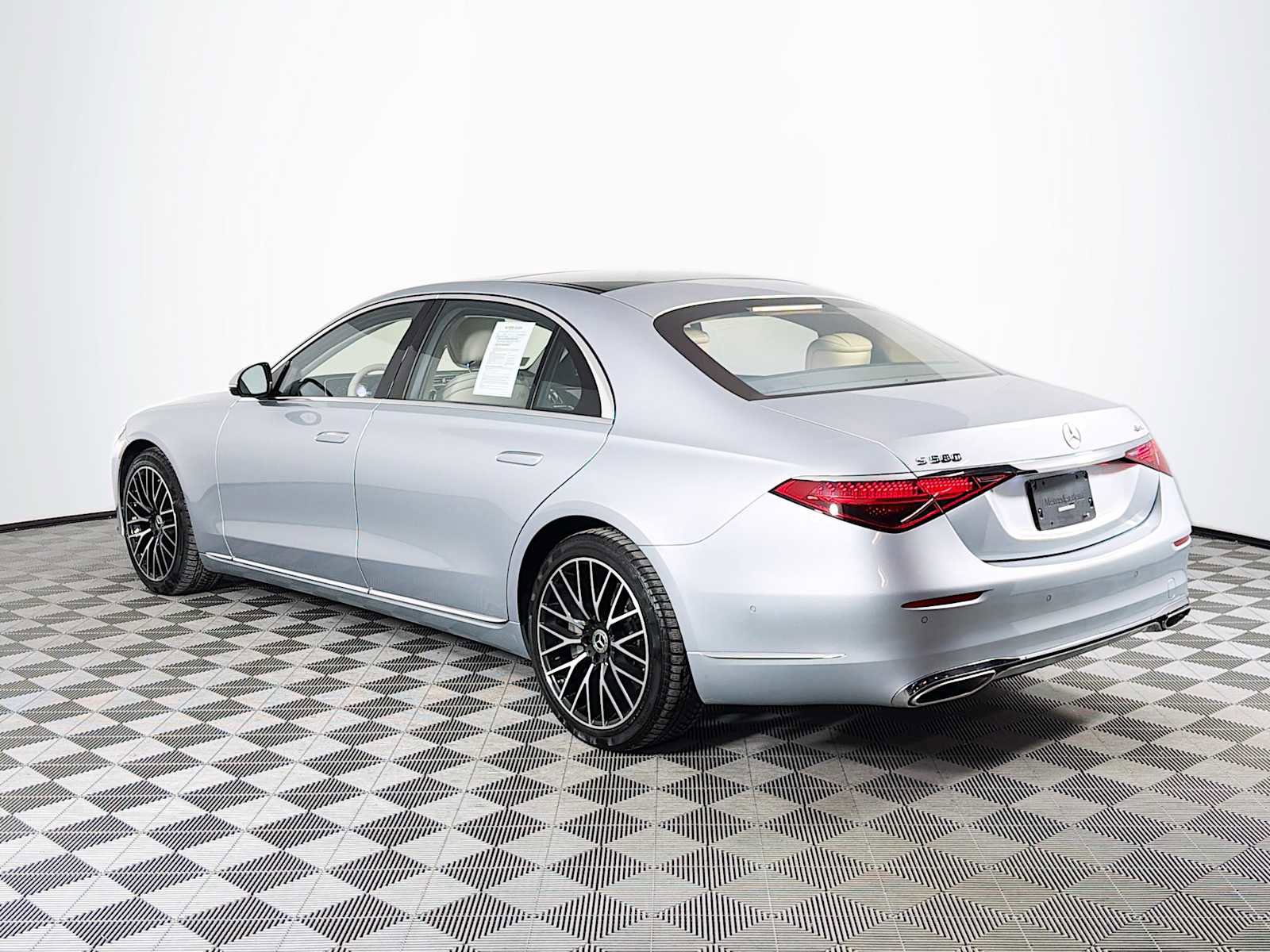 Used 2023 Mercedes-Benz S 580 4MATIC Sedan image 7