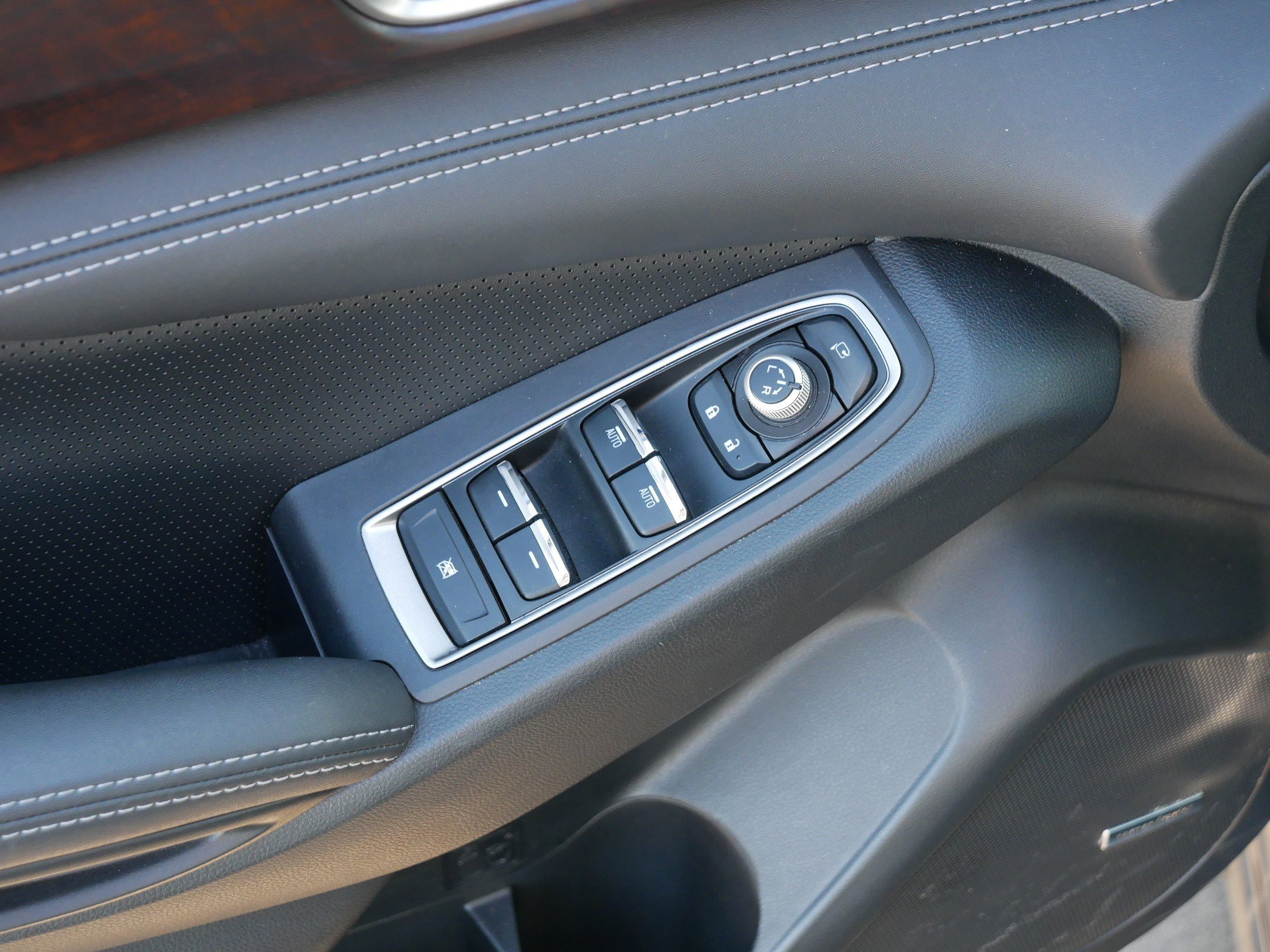 Used 2023 Subaru Ascent Touring image 19