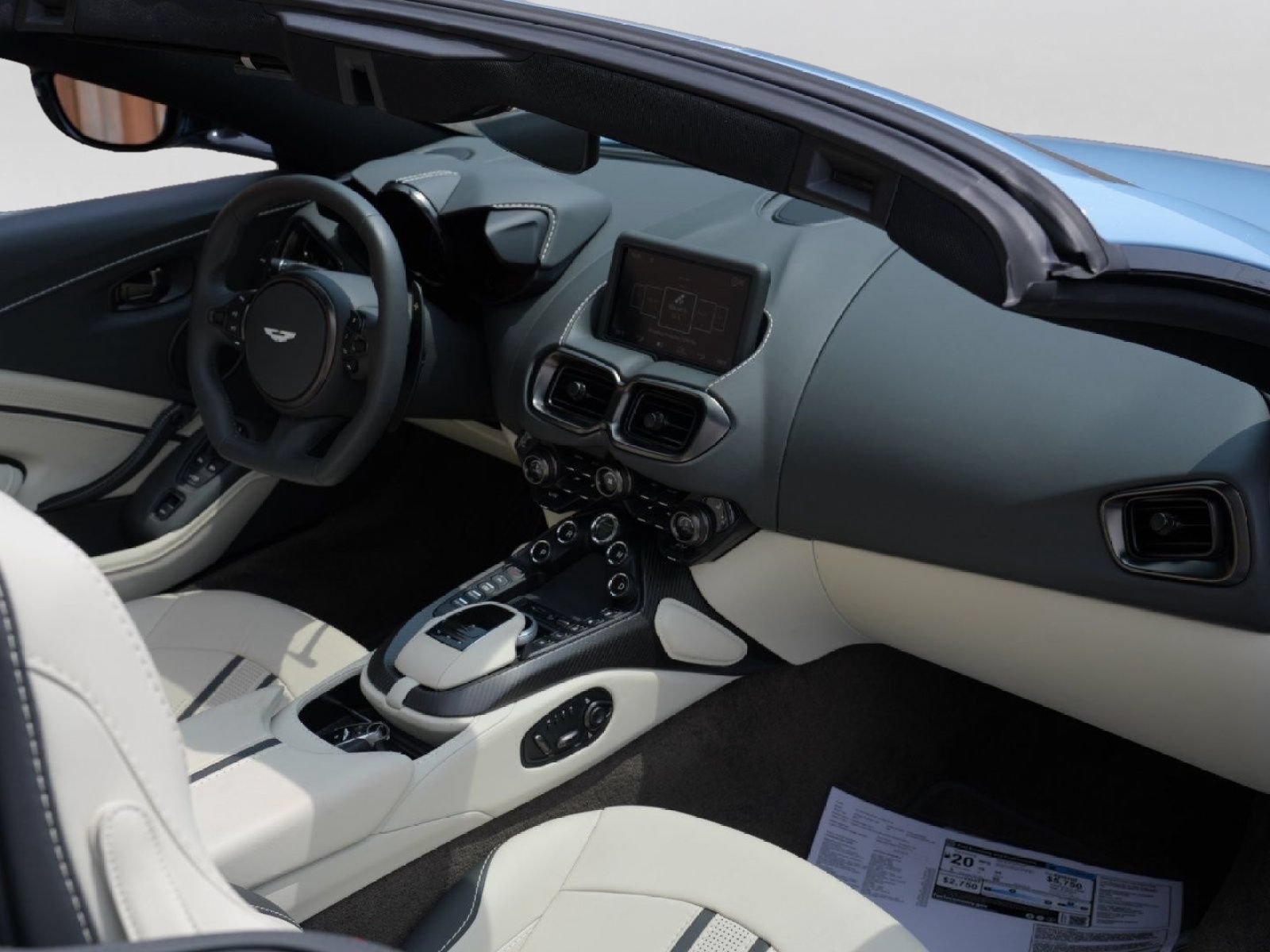 Used 2023 Aston Martin V8 Vantage Roadster RWD image 27