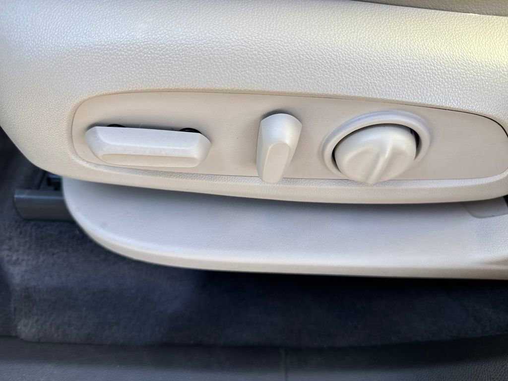 Used 2018 Buick Enclave Essence w/ Trailering Package image 10