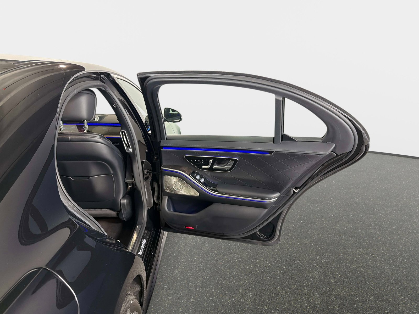 Used 2024 Mercedes-Benz S 580 4MATIC Sedan image 24