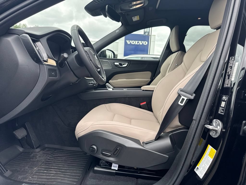 New 2026 Volvo XC60 B5 Plus w/ Protection Package Premier AWD/4WD image 4