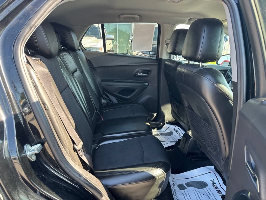 Used 2018 Chevrolet Trax LT w/ Redline Edition FWD image 18