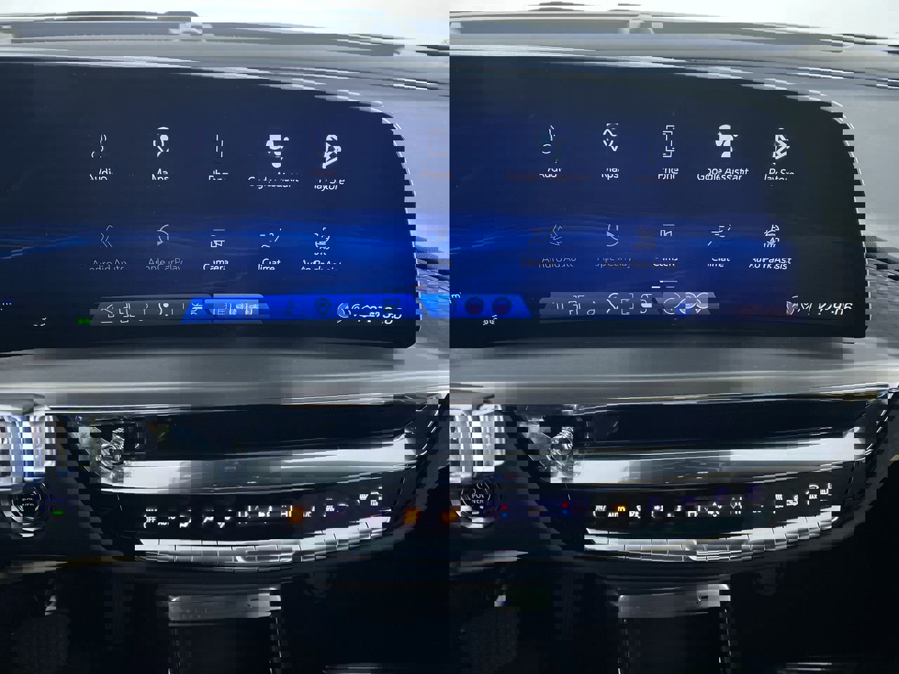 Certified 2024 Cadillac Lyriq Luxury w/ Nappa Leather Package image 5