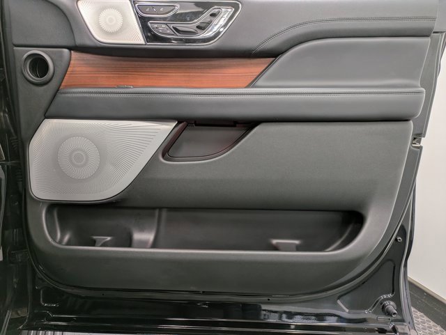 Used 2022 Lincoln Navigator Reserve image 27