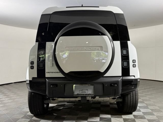 Used 2026 Land Rover Defender 110 X-Dynamic SE AWD/4WD image 7