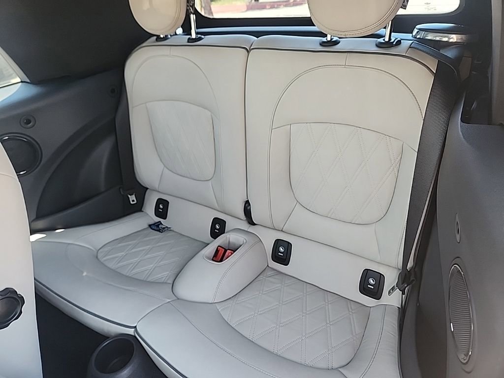 Used 2024 MINI Cooper S w/ Signature Upholstery Package FWD image 11