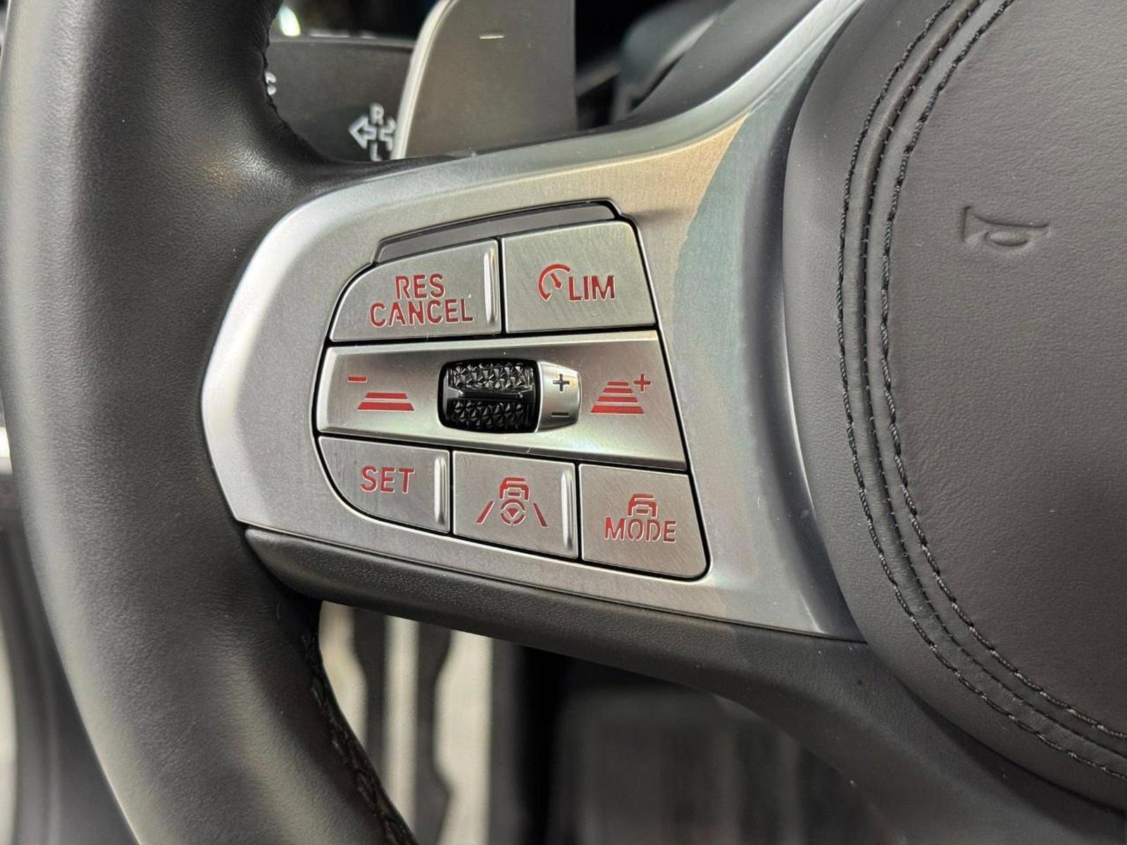 Used 2022 BMW 750i xDrive w/ Executive Package image 34