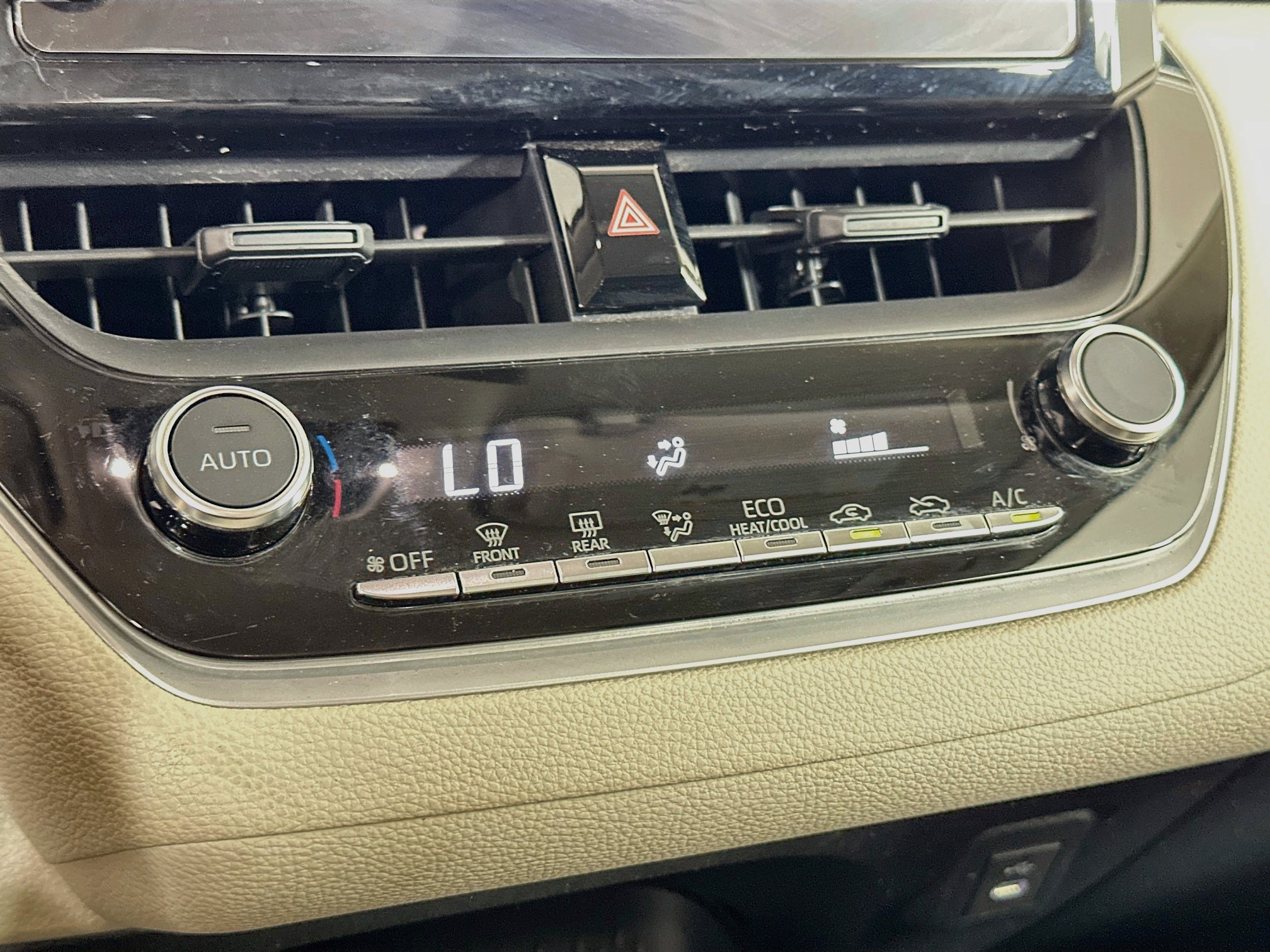 Used 2024 Toyota Corolla LE FWD image 23