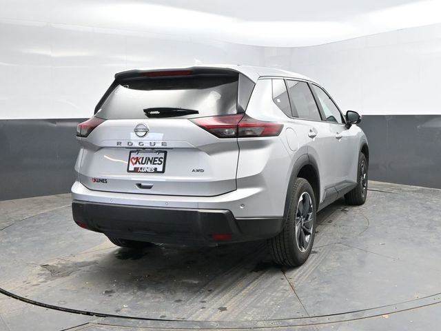Used 2025 Nissan Rogue SV AWD/4WD image 9