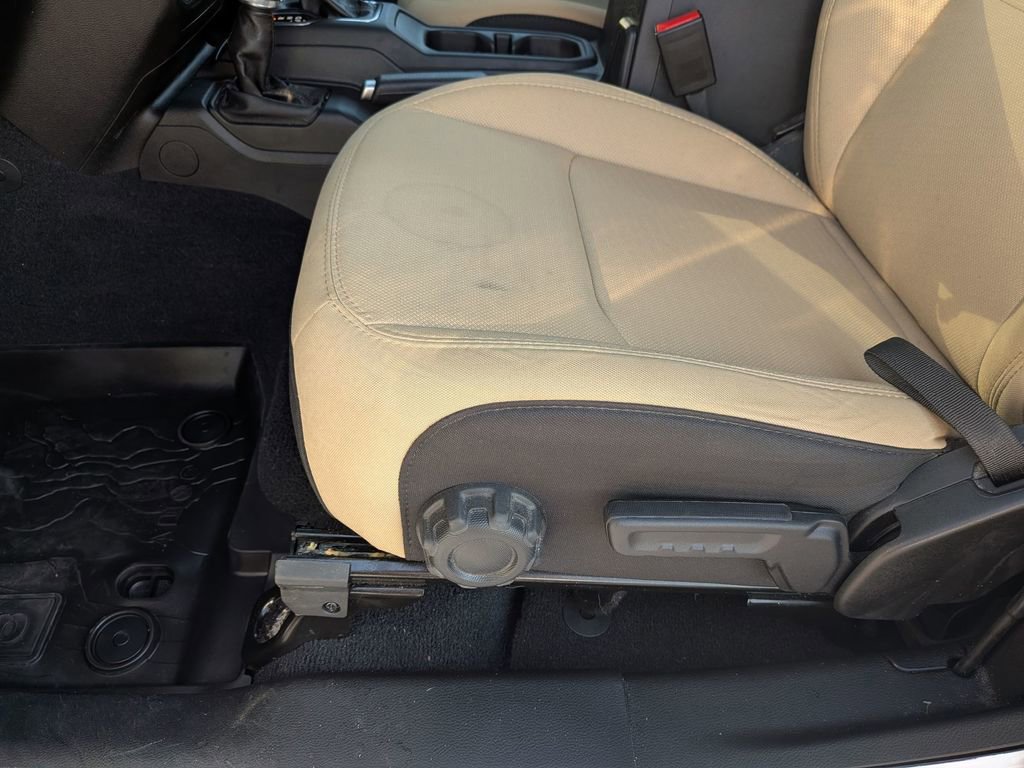 Used 2023 Jeep Wrangler Sport AWD/4WD image 14