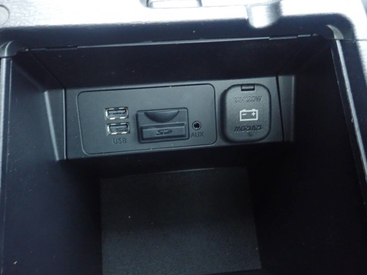 Used 2016 MAZDA MAZDA3 i Grand Touring image 12