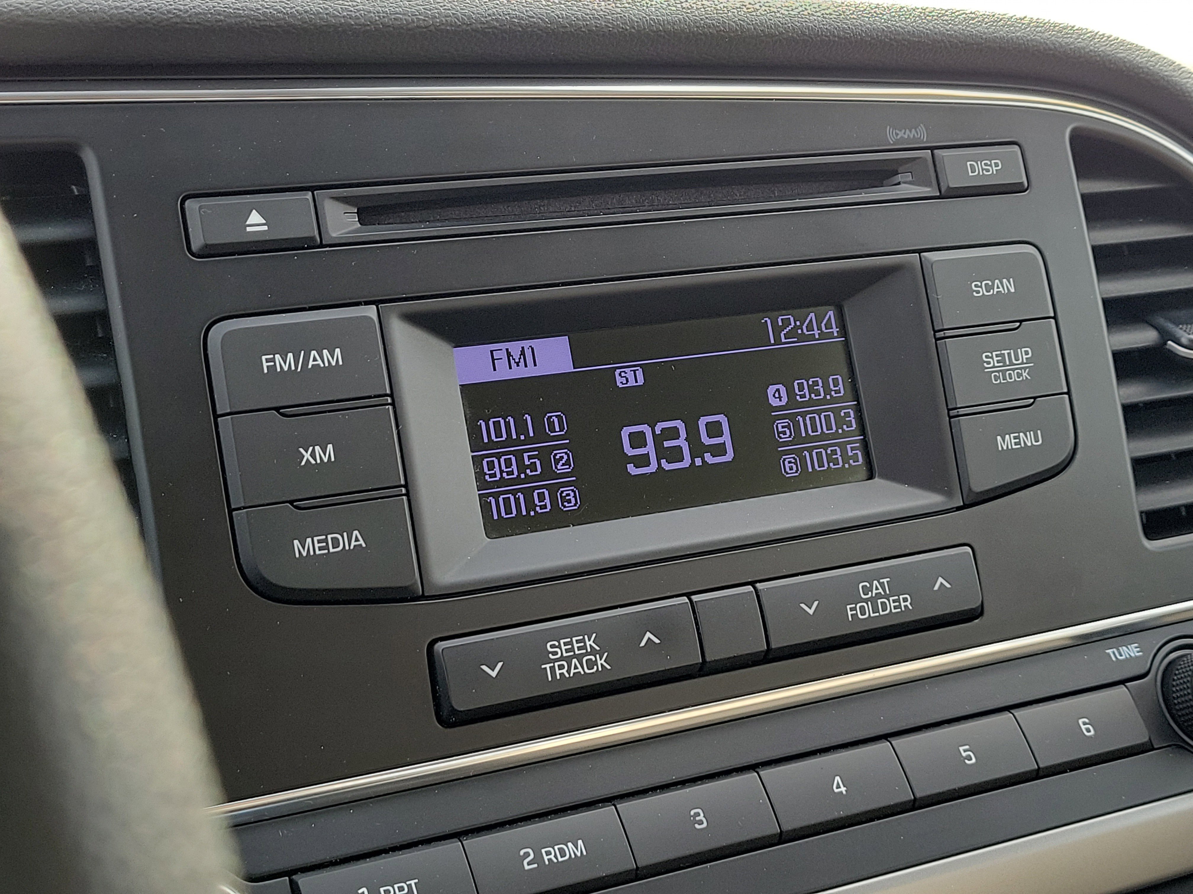 Used 2017 Hyundai Elantra SE image 24