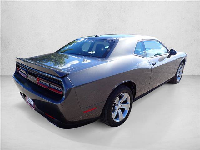 Used 2022 Dodge Challenger SXT RWD video 4
