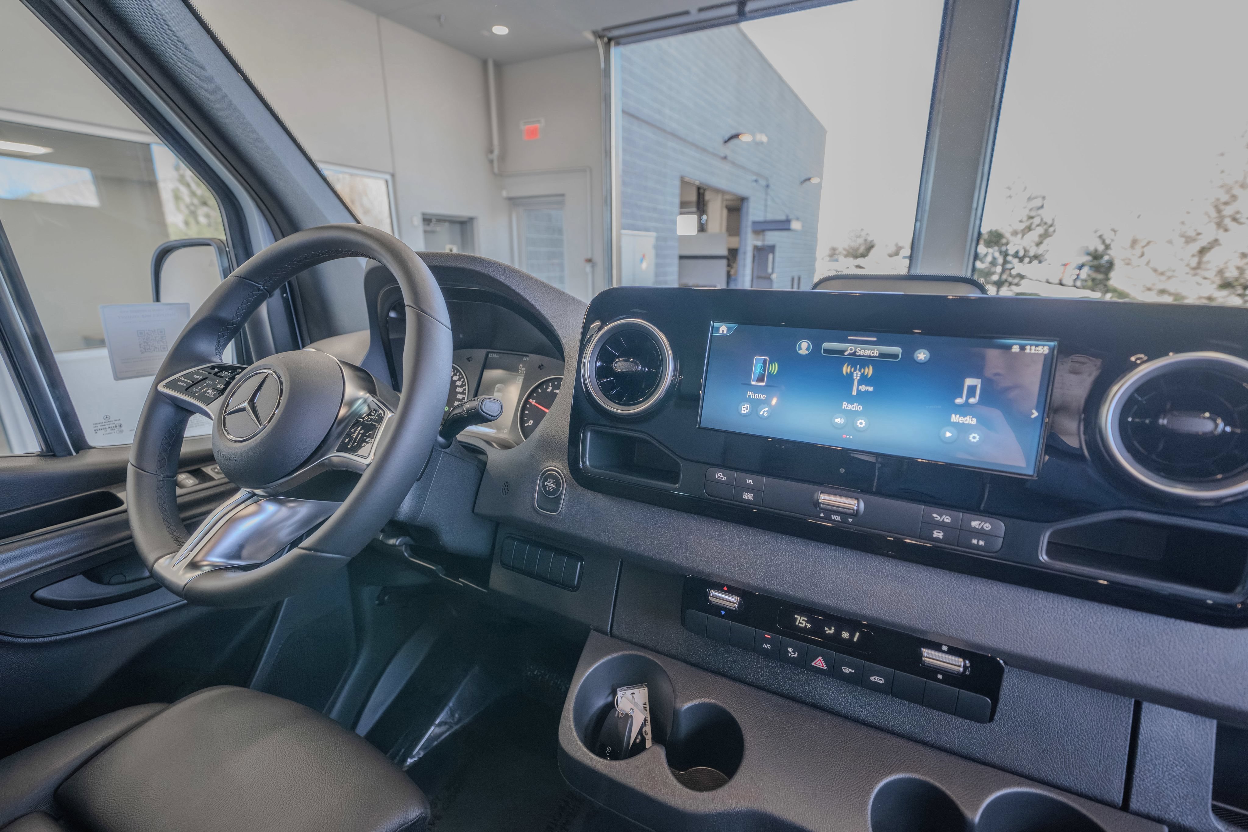 Used 2025 Mercedes-Benz Sprinter 2500 image 23