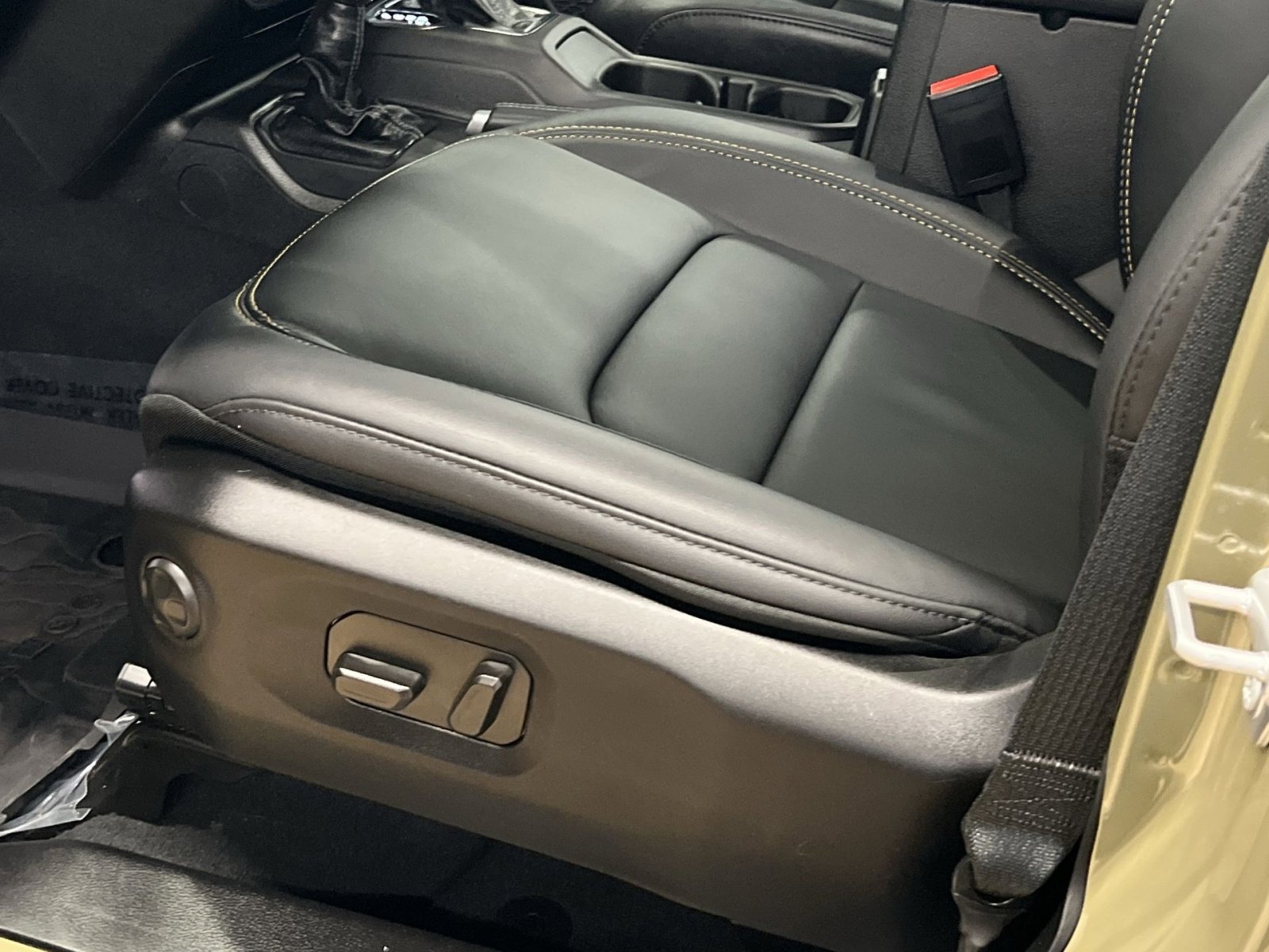 Used 2025 Jeep Wrangler Unlimited Rubicon 392 image 12