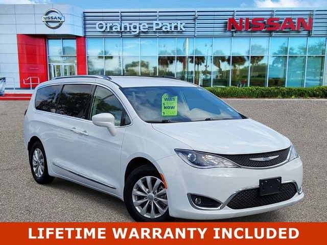 Used 2018 Chrysler Pacifica Touring-L image 1