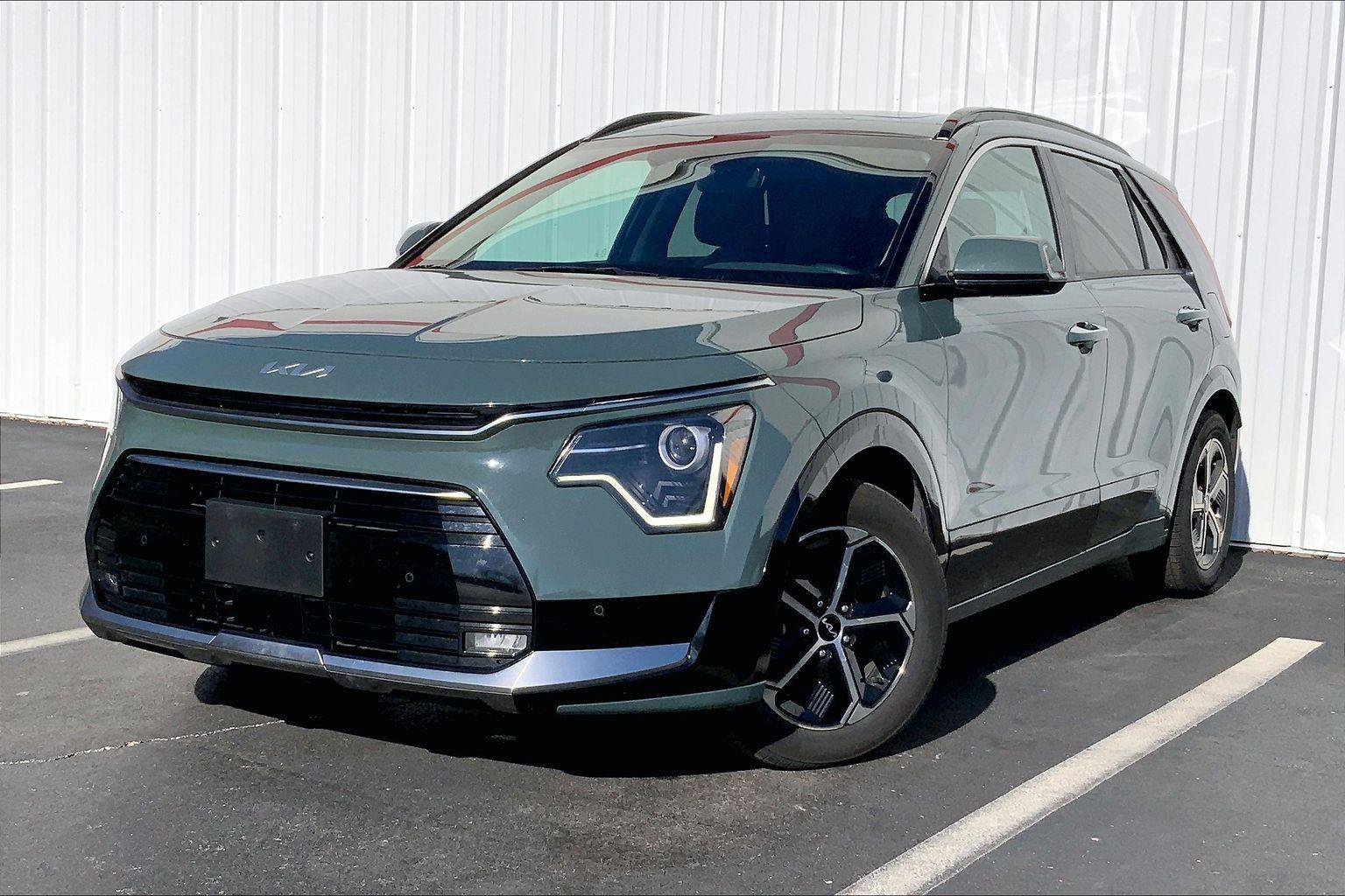 Used 2023 Kia Niro SX