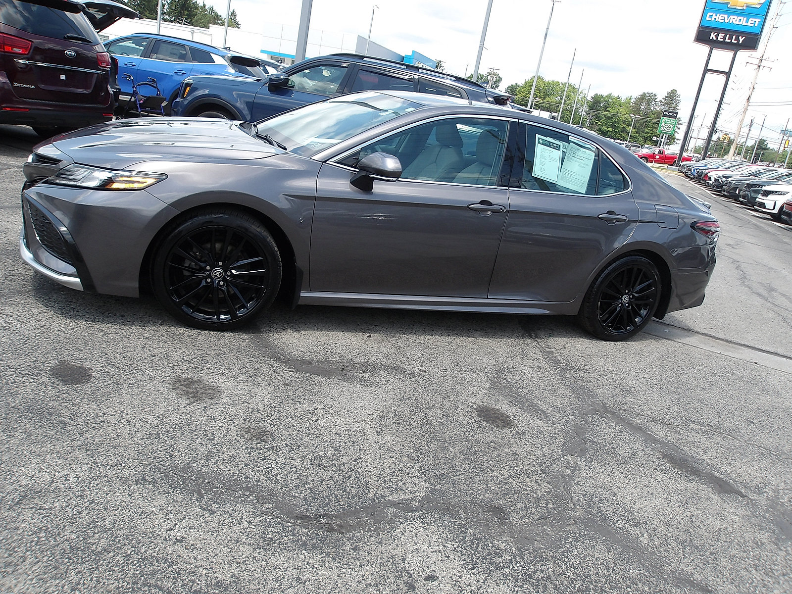 Used 2023 Toyota Camry XSE w/ Cold Weather Package FWD image 4