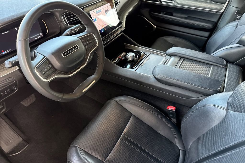 Used 2024 Jeep Wagoneer Series II w/ Flexible Seating Group image 5
