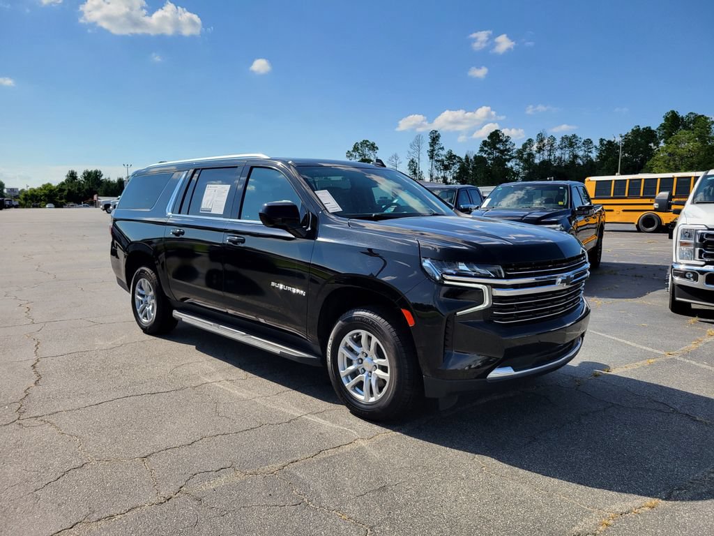 Used 2024 Chevrolet Suburban LT RWD image 7