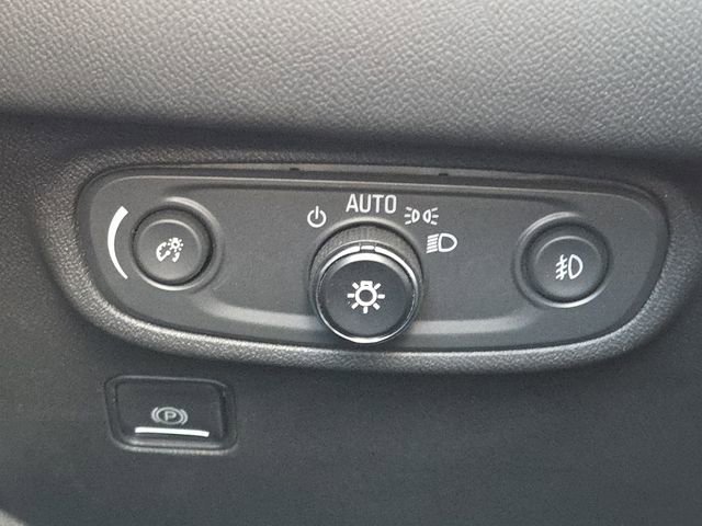 Used 2022 GMC Terrain AT4 image 12