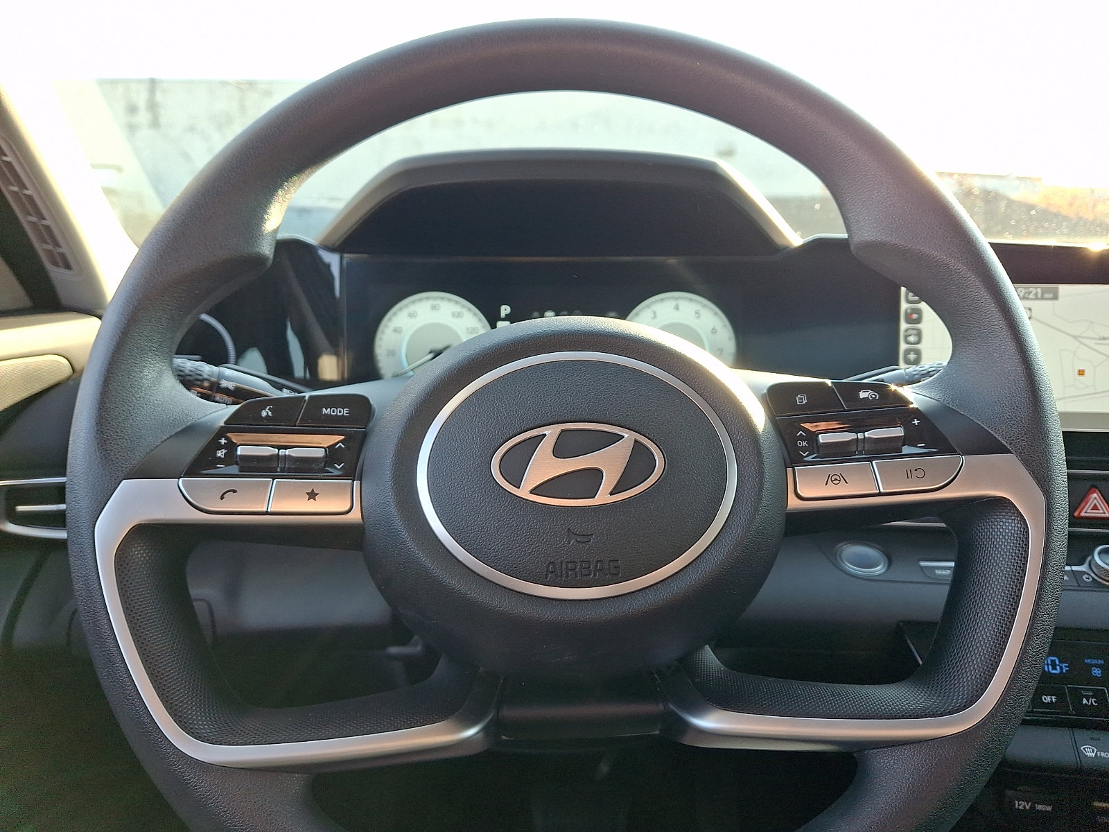 Certified 2024 Hyundai Elantra SEL FWD image 18
