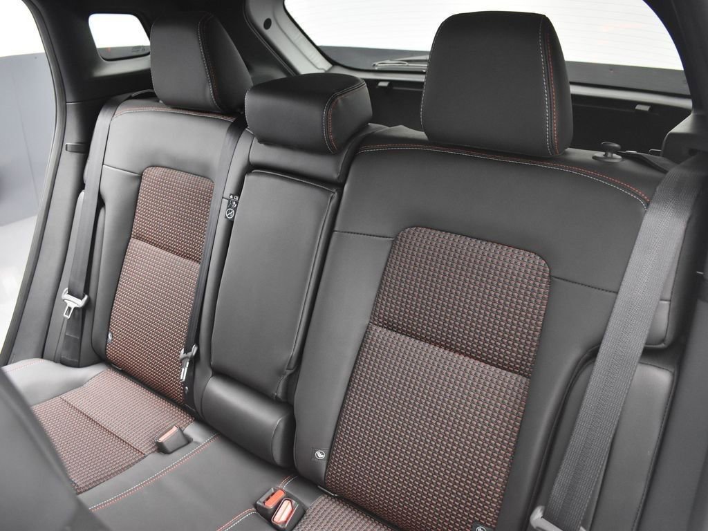 New 2026 Nissan Kicks SR w/ Illumination Package image 17