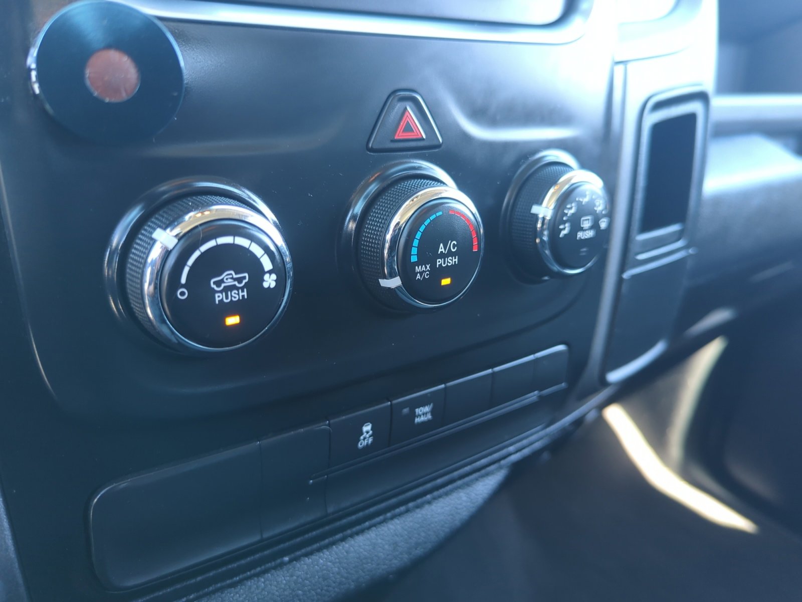 Used 2017 RAM 1500 Express image 12