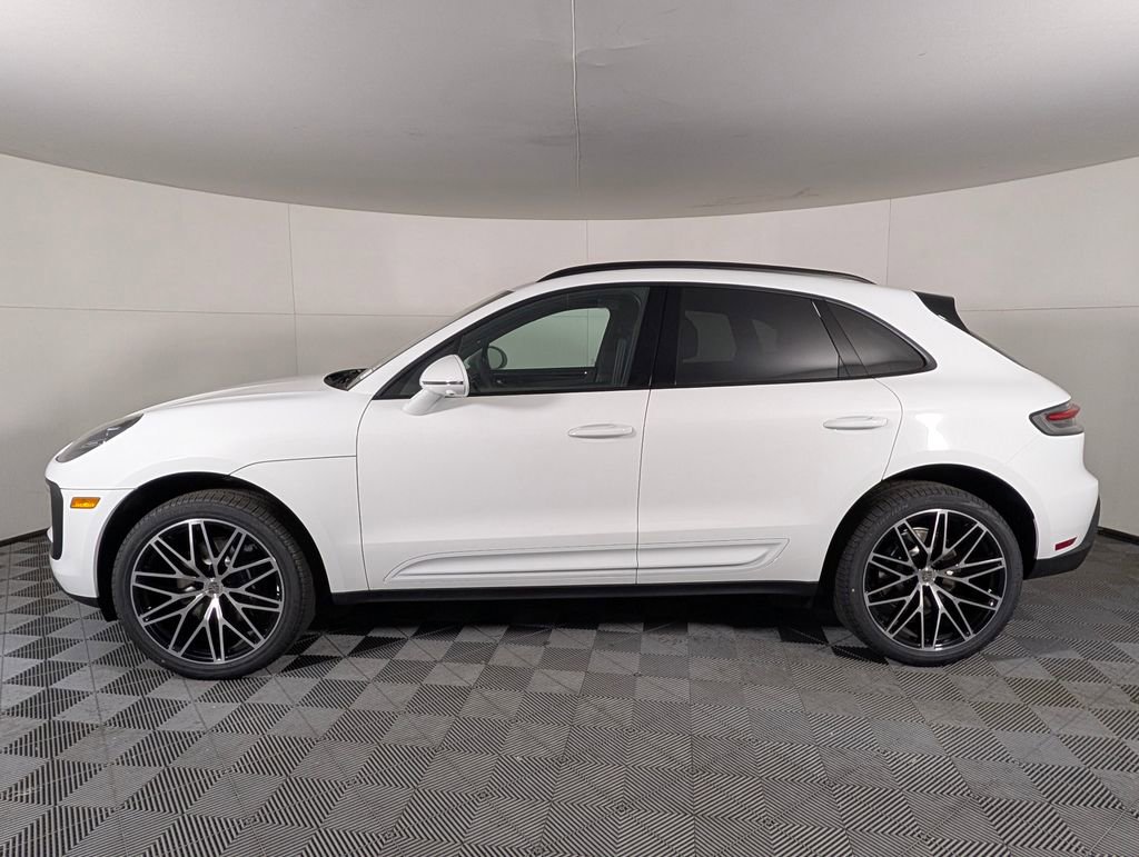 New 2026 Porsche Macan image 2