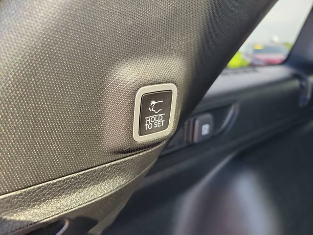 Used 2023 Jeep Grand Cherokee Altitude AWD/4WD image 28