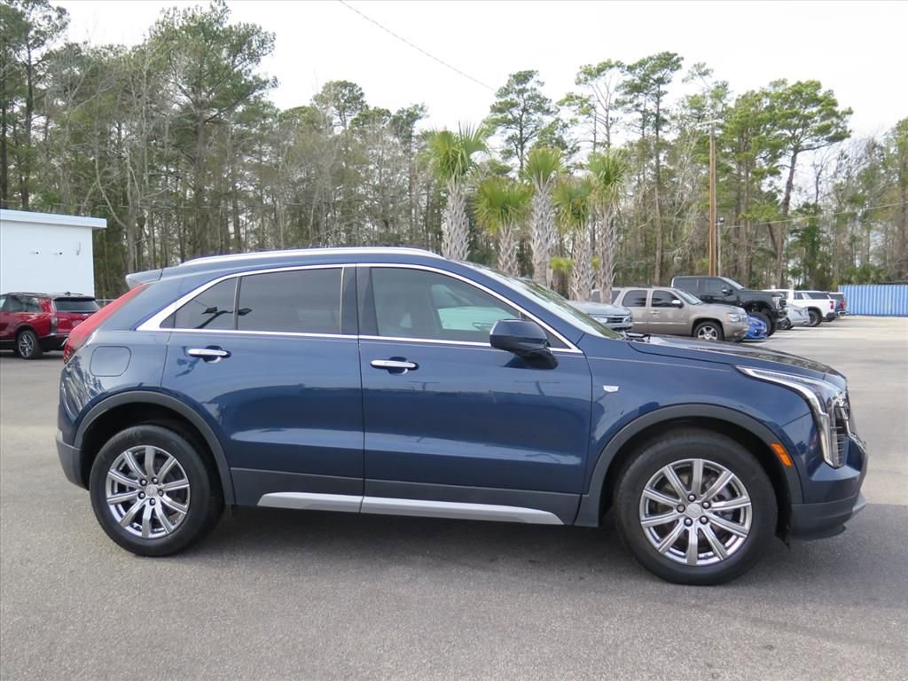 Used 2020 Cadillac XT4 Premium Luxury w/ Cold Weather Package image 2